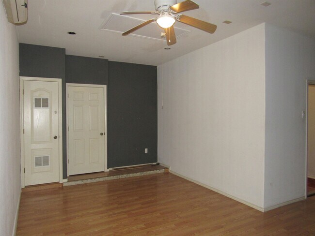 Building Photo - 9310 Albany Dr