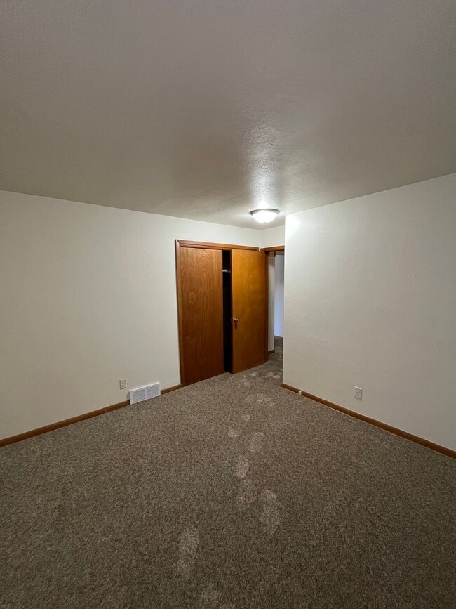 Building Photo - Holmes 2511-2513