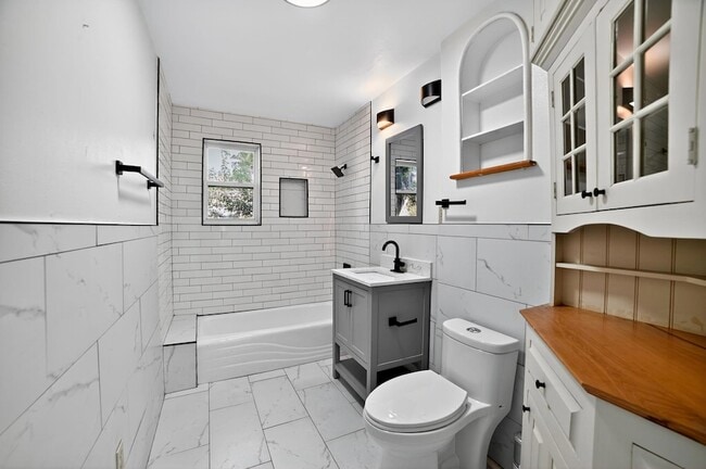 Building Photo - 2003 Griswold Ln