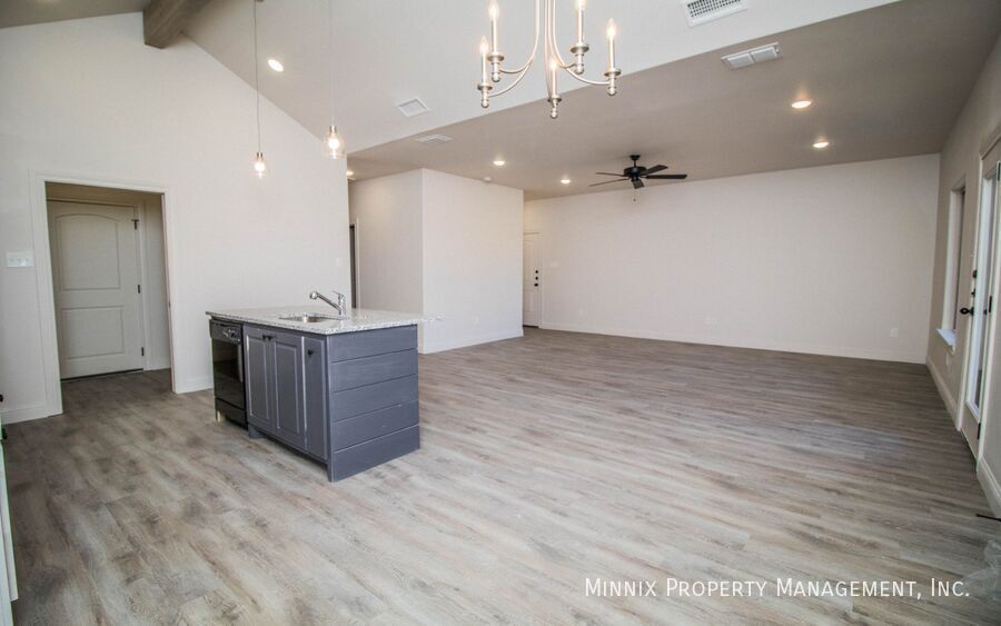 Building Photo - 1612 102nd St