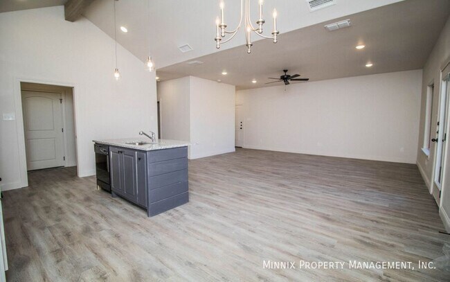 Building Photo - 1612 102nd St