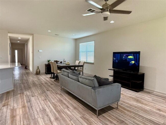 Building Photo - 160 Filifera Ct