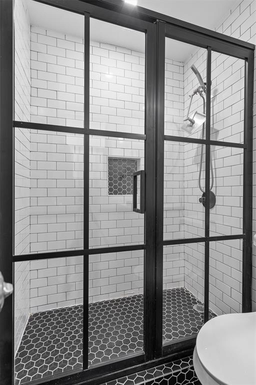 Building Photo - 3307 Oak Alley