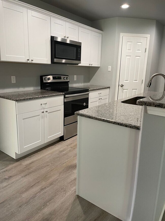 Building Photo - 1301 N. Colton- HW