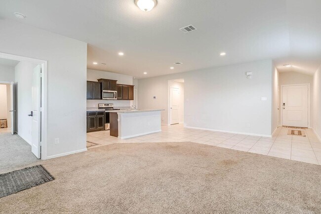 Building Photo - Nice 3 Bed, 2 Bath House in Creekside Esta...