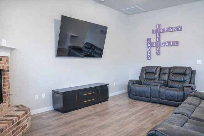 Building Photo - 6814 57th St