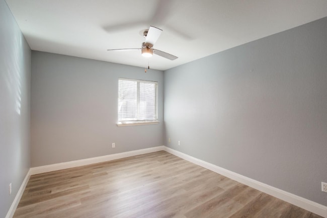 Building Photo - 3121 Blue Ridge Dr