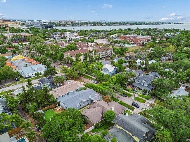 Building Photo - 1107 W Horatio St