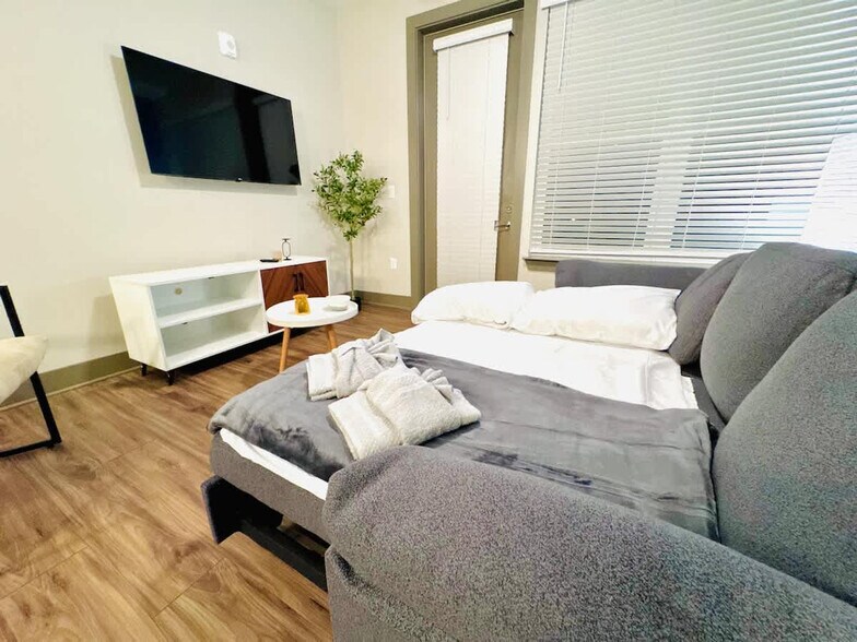 Building Photo - 9268 Vintage Hills Way