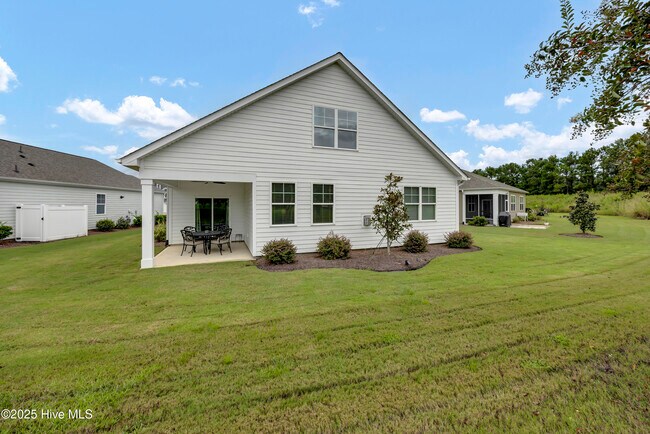 Building Photo - 1329 Clendon Cir