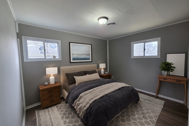 Building Photo - Charming 3-Bedroom Home – Modern, Clean & Carpet-Free!