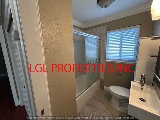 Building Photo - 6207 Booth Ln