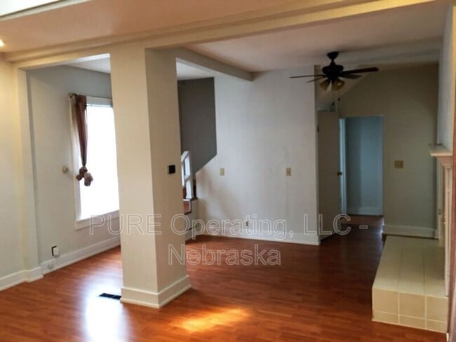 Building Photo - 4214 Pierce St