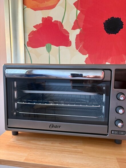 Brand New Toaster Oven/ Air Fryer - 454 Racine Dr