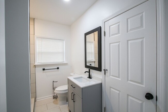 Building Photo - Spacious 4 Bedroom, 2.5 Bath Home in Savannah, GA