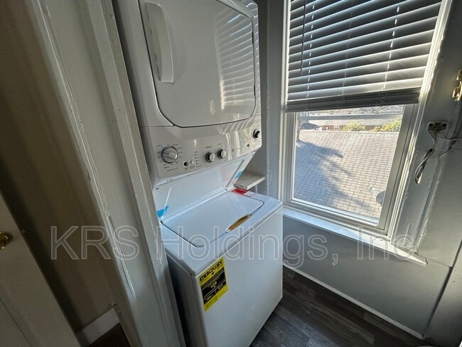 Building Photo - 2934 Cape Henry Ave