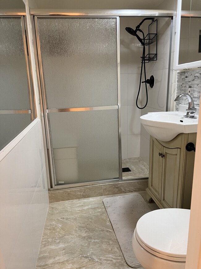 Building Photo - 218 Lynhaven Dr