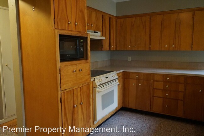 Building Photo - 4 br, 2 bath House - 811 T ST