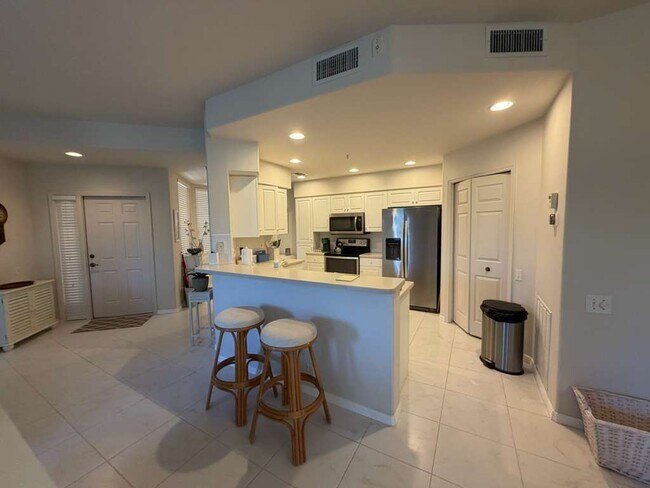 Building Photo - 17020 Willowcrest Way