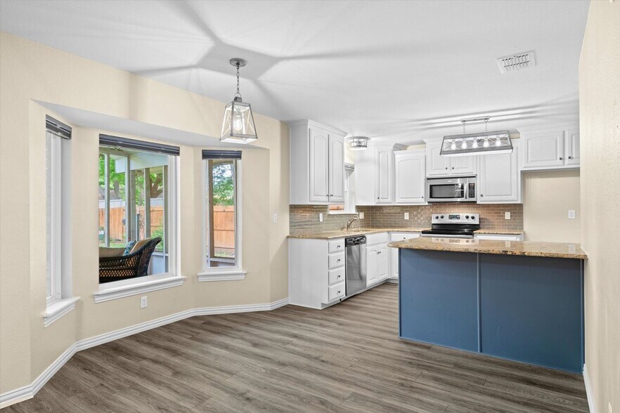 Building Photo - 839 Yellowstone Dr