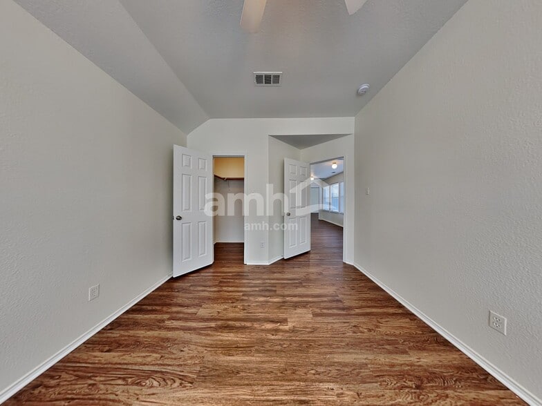 Building Photo - 5400 Redwater Ct