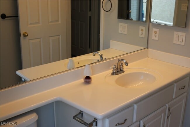 Building Photo - 3733 Deer Flats St