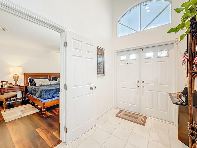 Building Photo - 11853 Fountainside Cir