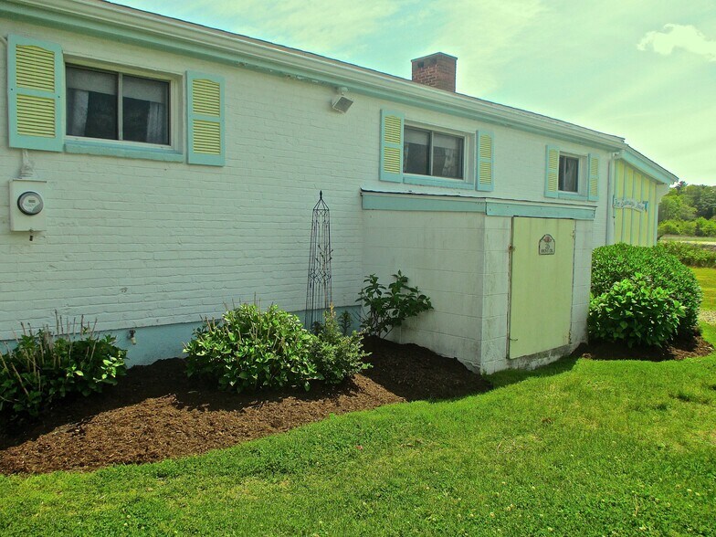 Building Photo - 26 Shore Dr
