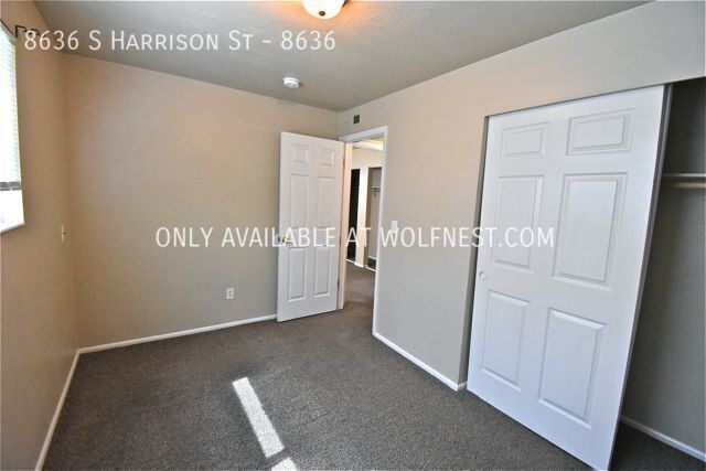 Building Photo - Adorable 2 Bed Sandy Condo! No Deposit Opt...