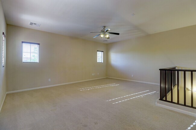Building Photo - 15359 W Columbine Dr