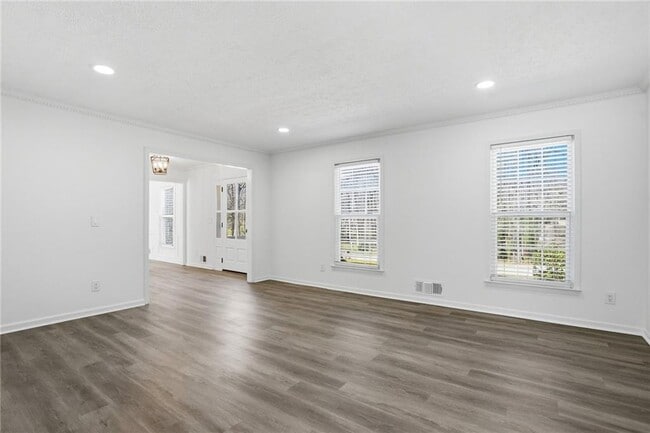 Building Photo - 313 Summit Ridge Dr