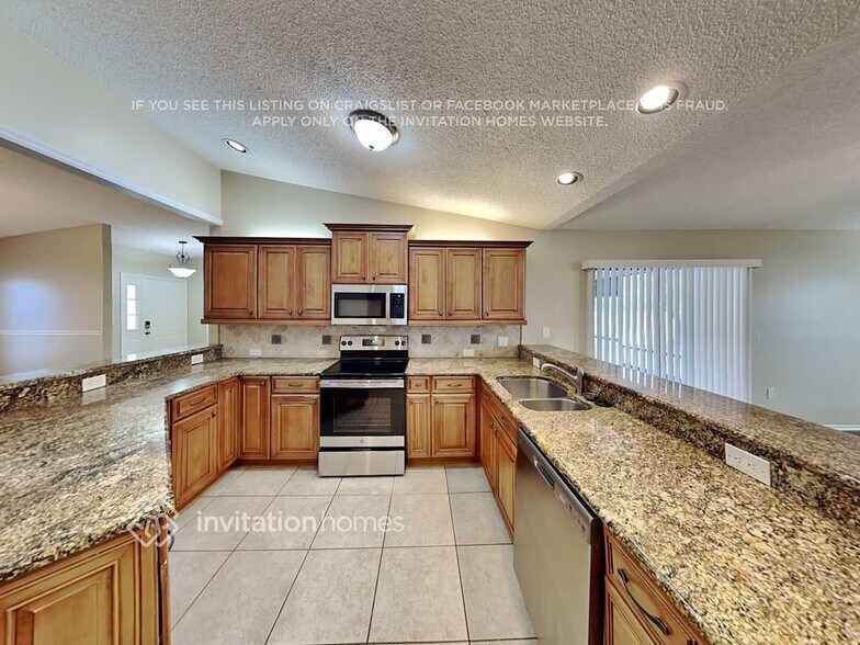 Building Photo - 2297 Cork Oak St E