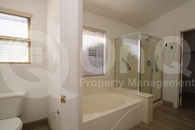 Building Photo - 1673 E Wildhorse Pl