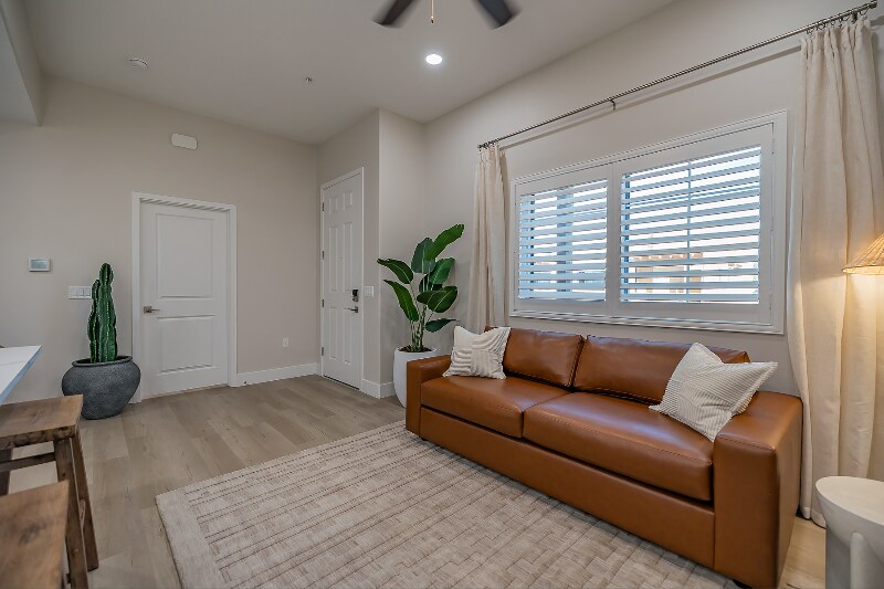 Building Photo - 2803 E River Rd