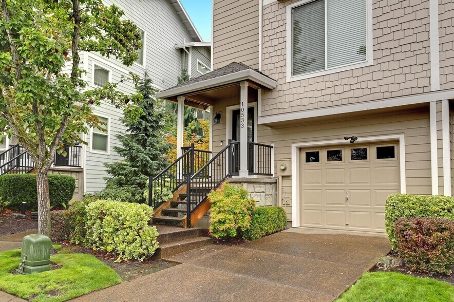 Building Photo - 10533 NE Avery Way
