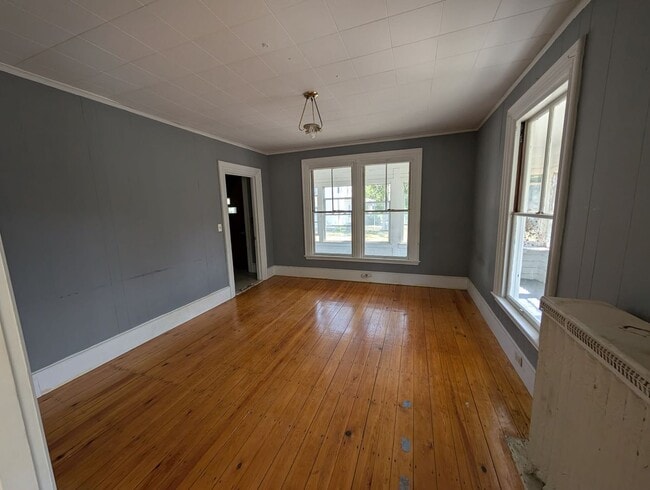 Building Photo - 59 Oak St