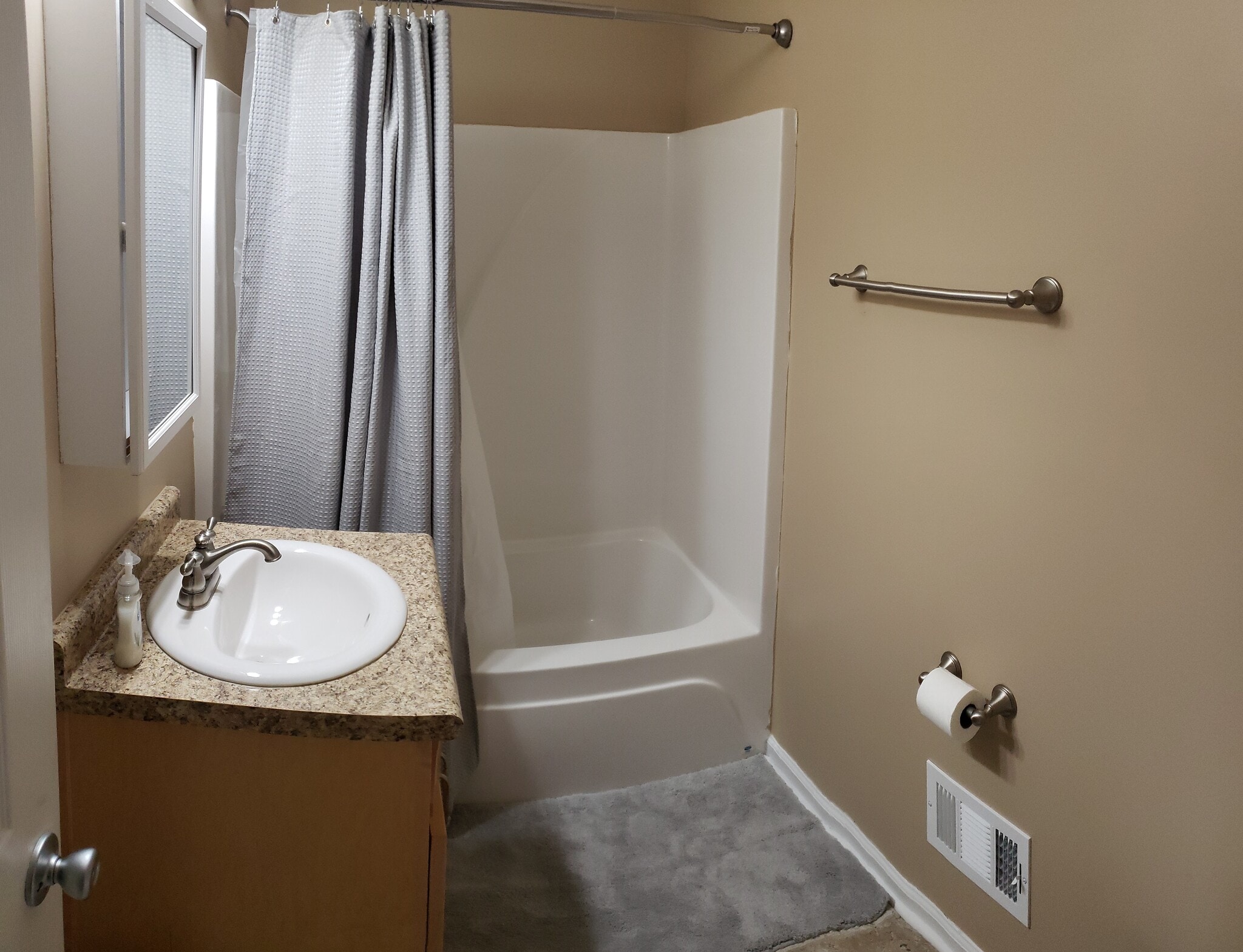 Shared Full Bath 2nd Floor - 2412 Jerry Jones Drive