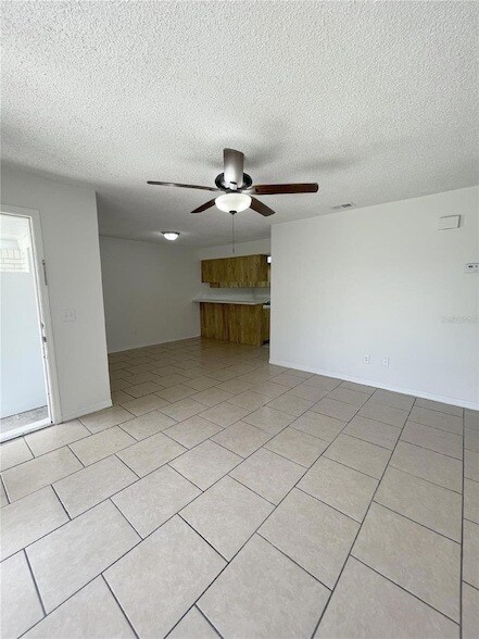 Building Photo - 3255 Bloomingdale Villas Ct