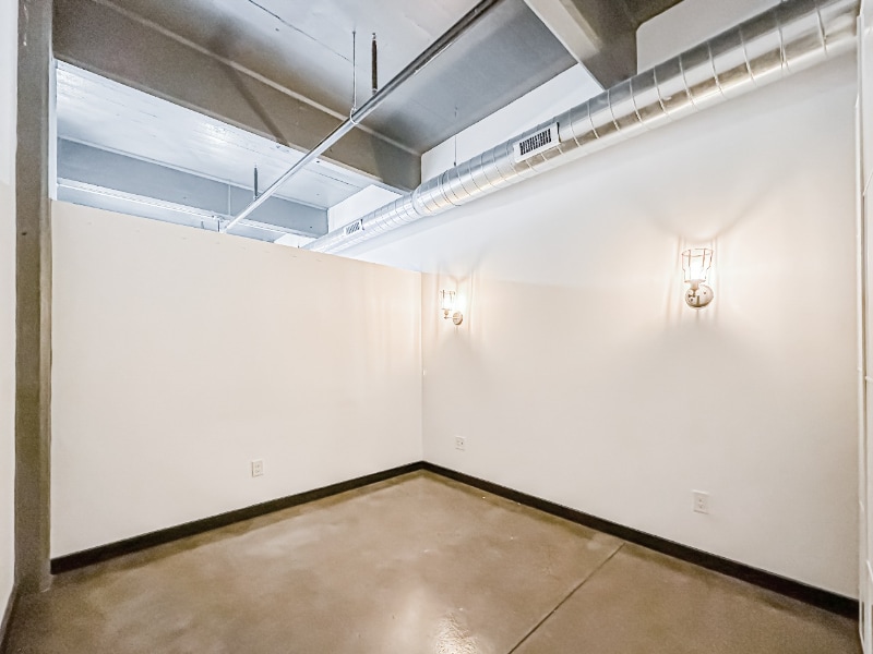 Building Photo - 1701 Tulip St