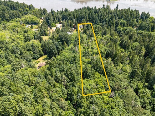 Building Photo - 3-Bedroom Gig Harbor Retreat with Private Setting and Modern Comforts