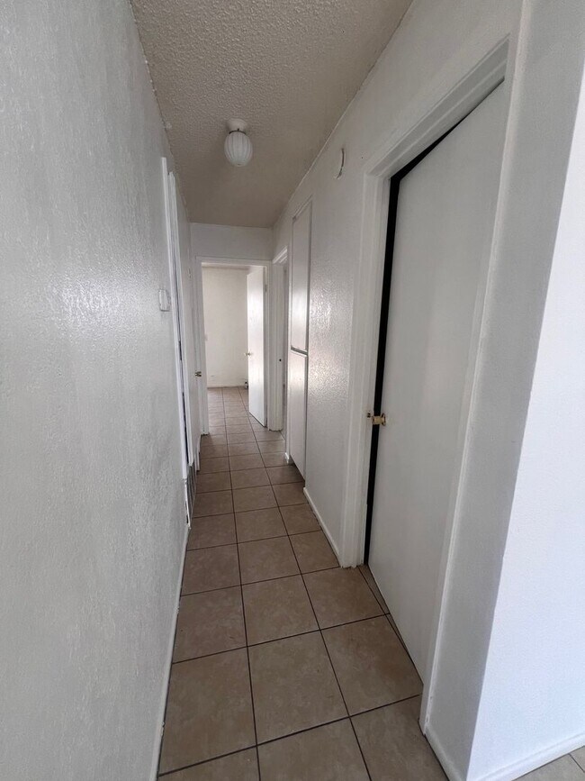 Building Photo - 13971 El Cajon Dr