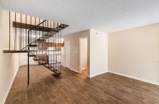 Building Photo - Village Townhomes of Oxford
