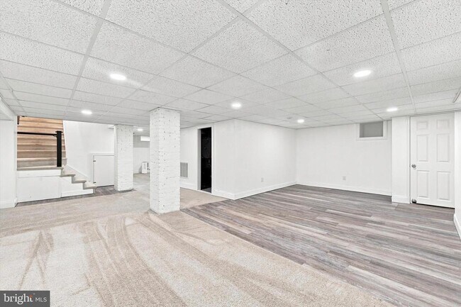 Building Photo - 490 Bancroft Rd