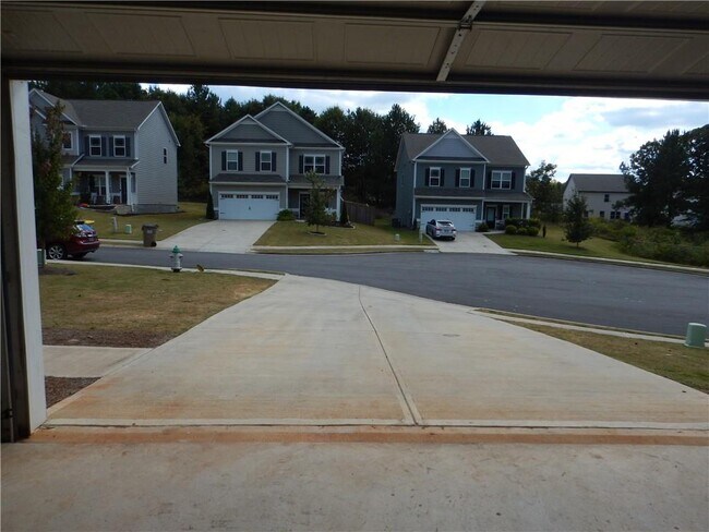 Building Photo - 720 Country Ridge Dr