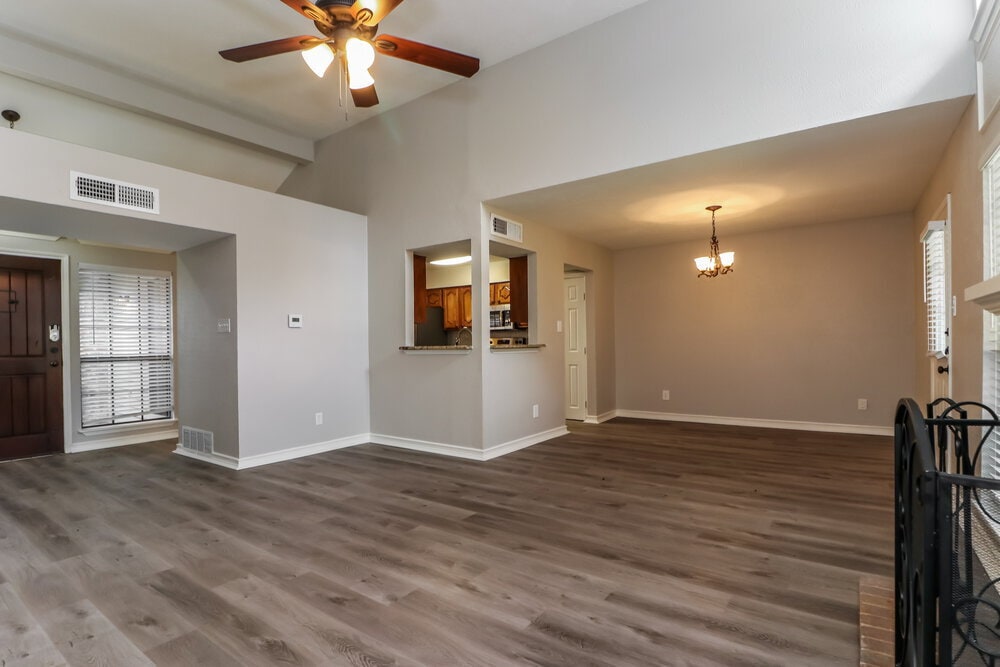 Building Photo - 2321 Clareton Dr