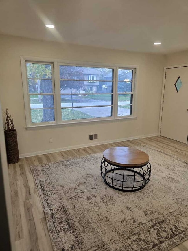 Building Photo - 4905 143rd Pl