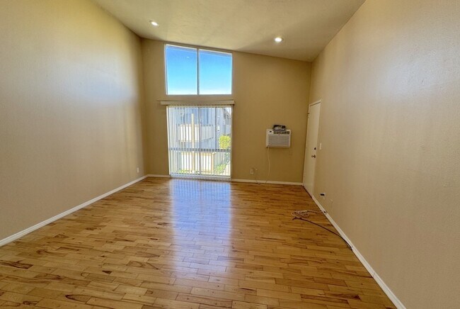 Building Photo - 808 Coriander Dr