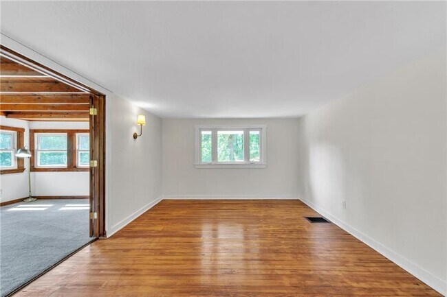 Building Photo - 116 Purvis Ln