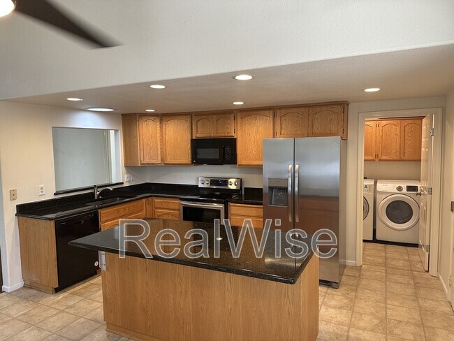 Building Photo - 1267 SW Ironwood Dr