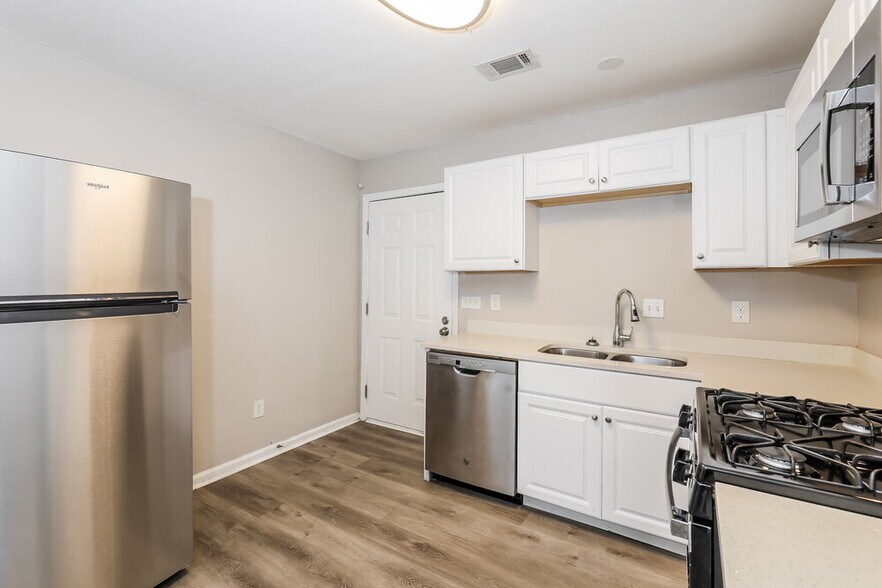 Building Photo - 5687 Eagles Feather Ln